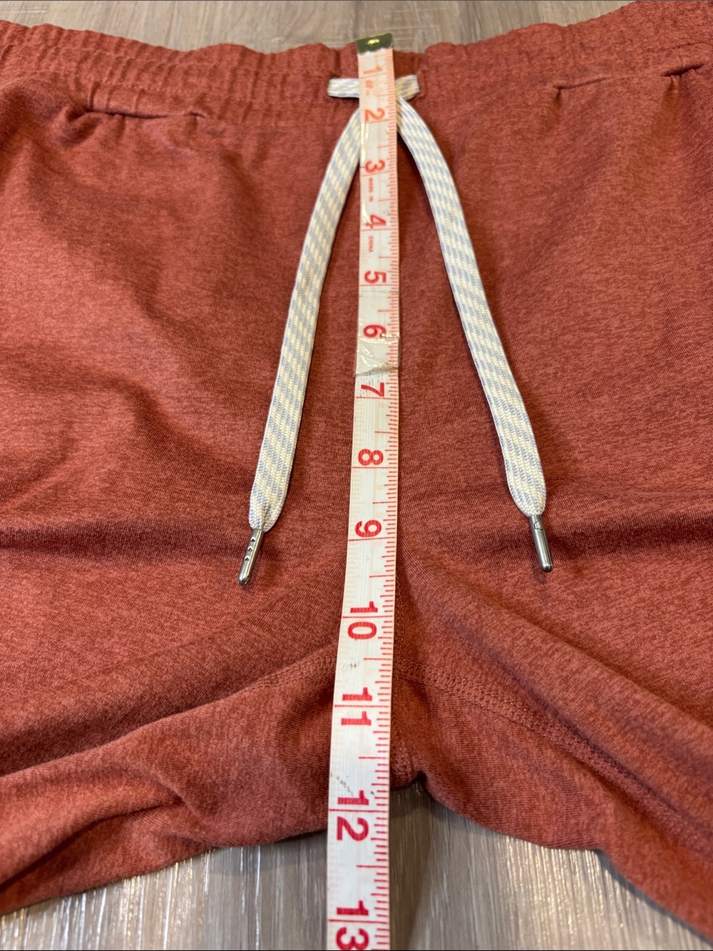 Vuori Performance Jogger Size Medium Dreamknit Tapered Leg - Picture 11 of 14